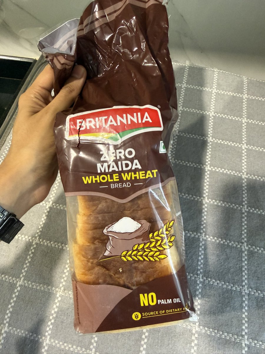 ParamParekh's tweet photo. @amazonIN @amazonnow @Tukaram_IndIAS 

Ordered Britania bread from Amazon now today on 14th Sept and got bread which had "expiry date" of 11th Sept in Vile Parle, Mumbai.

Why are breads which have expired since 3 days even being kept in your warehouse? 
Need a solution here! https://t.co/OClwrq60ws