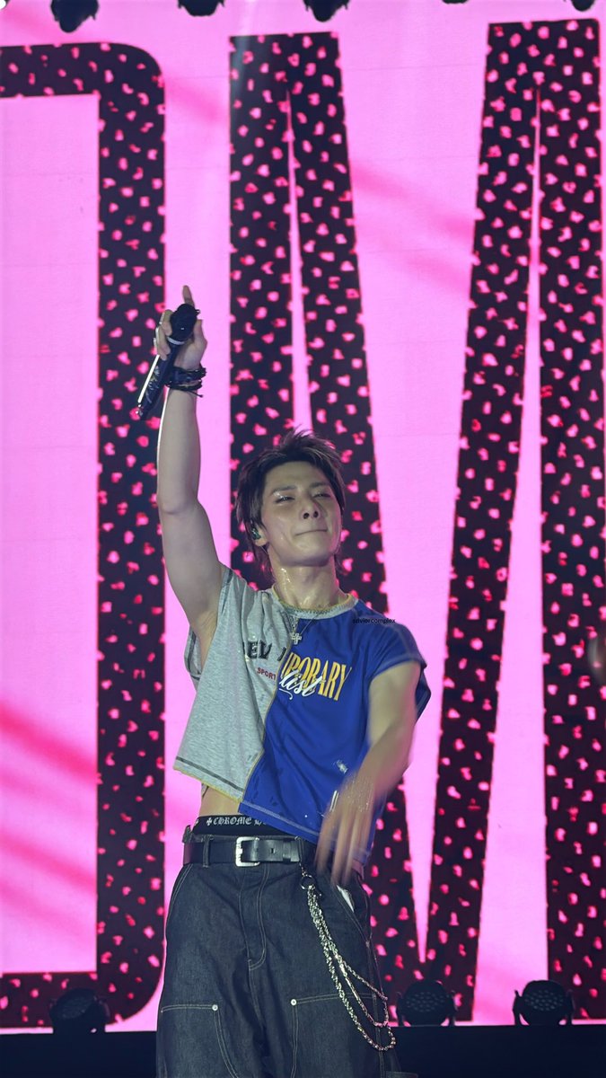 sdviorcomplex's tweet photo. forças para todas as minhas amigas jeonginas (rock in rio, 11.09) https://t.co/kRNZuCdBDg