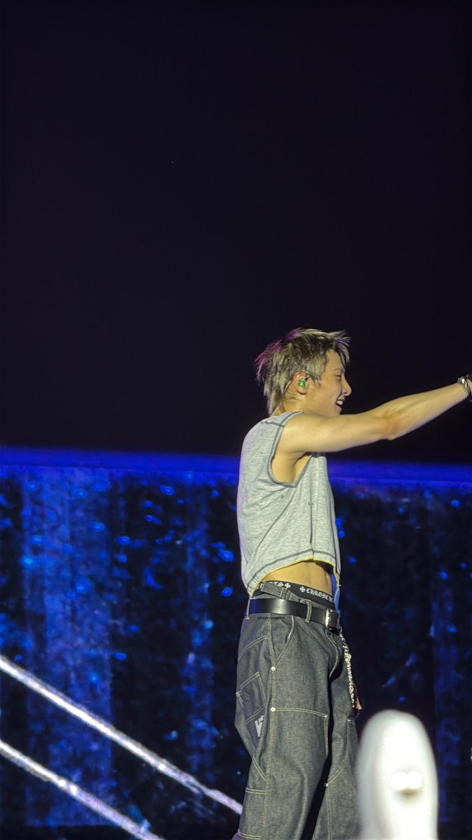 sdviorcomplex's tweet photo. forças para todas as minhas amigas jeonginas (rock in rio, 11.09) https://t.co/kRNZuCdBDg