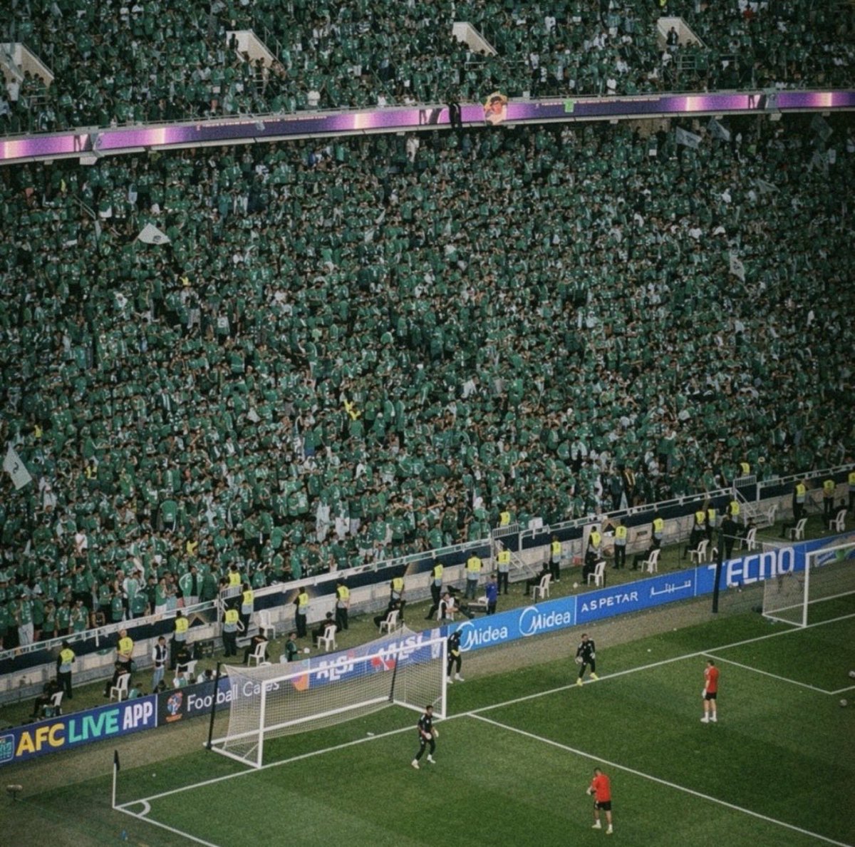 Khlved's tweet photo. يارب اجعله اسبوع اهلاوي تاريخي 

يبدأ باليوم ببداية المشوار للنخبه الثالثه على التوالي .. وبعدها السبت نكون بطلًا لكاس القارات وناخذ الكاس الاحمر ونجلد صن داونز وسط ملعبهم 

يارب اجعلها ايام فرح لكل اهلاوي ياكريم وعوضه عن كل ما مضى💚 https://t.co/y1QzWyuCmm