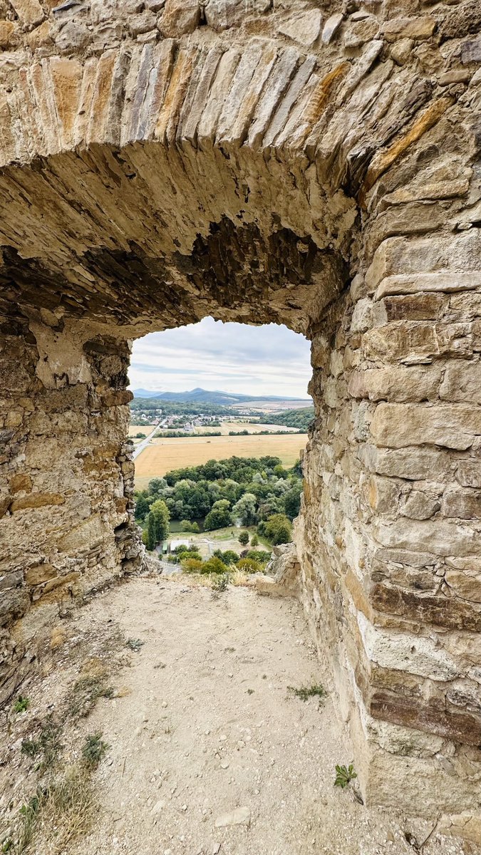 vmem1717's tweet photo. Current status....Slovakia edition. Castles, history, and family time❤️🏰👯‍♀️ https://t.co/sjRy2krHqK