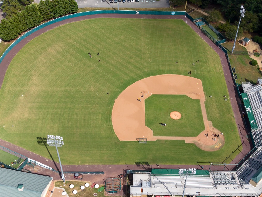WMTribeBaseball's tweet photo. 𝘽𝙞𝙧𝙙'𝙨 𝙚𝙮𝙚 𝙫𝙞𝙚𝙬 🐦‍⬛

(📸 PC: IG/showingpeopletheus) https://t.co/zbXFLEpXlW