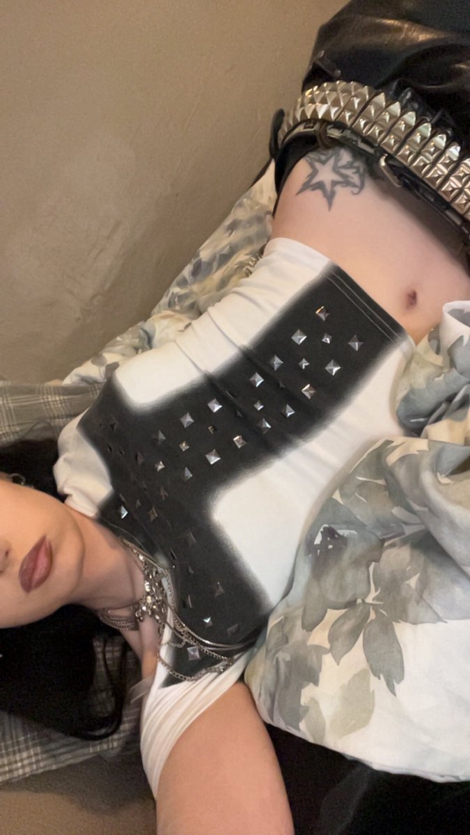 unkn0wnm3mory's tweet photo. hvilken taper skal draines idag?😈
#humilation #brat #worship #findom #femdom #findomnorge #paypig https://t.co/2LuKXUAt5X