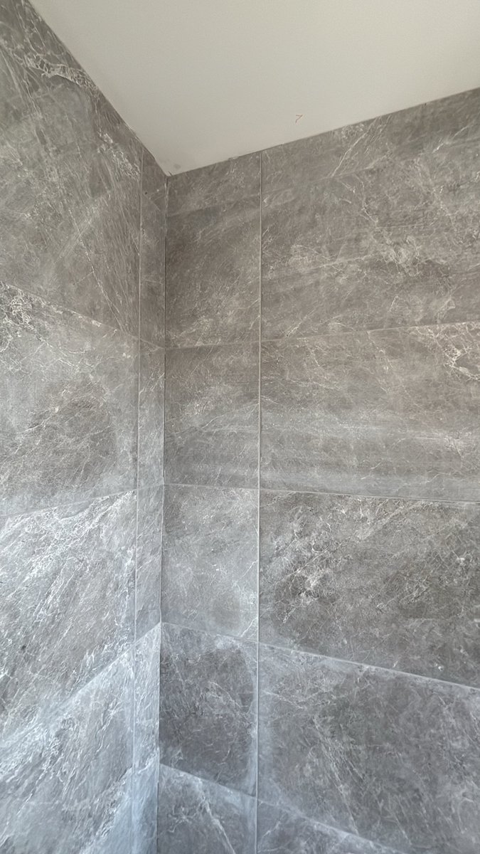 ashfordtiling's tweet photo. I’m back https://t.co/WGafJYhqZw
