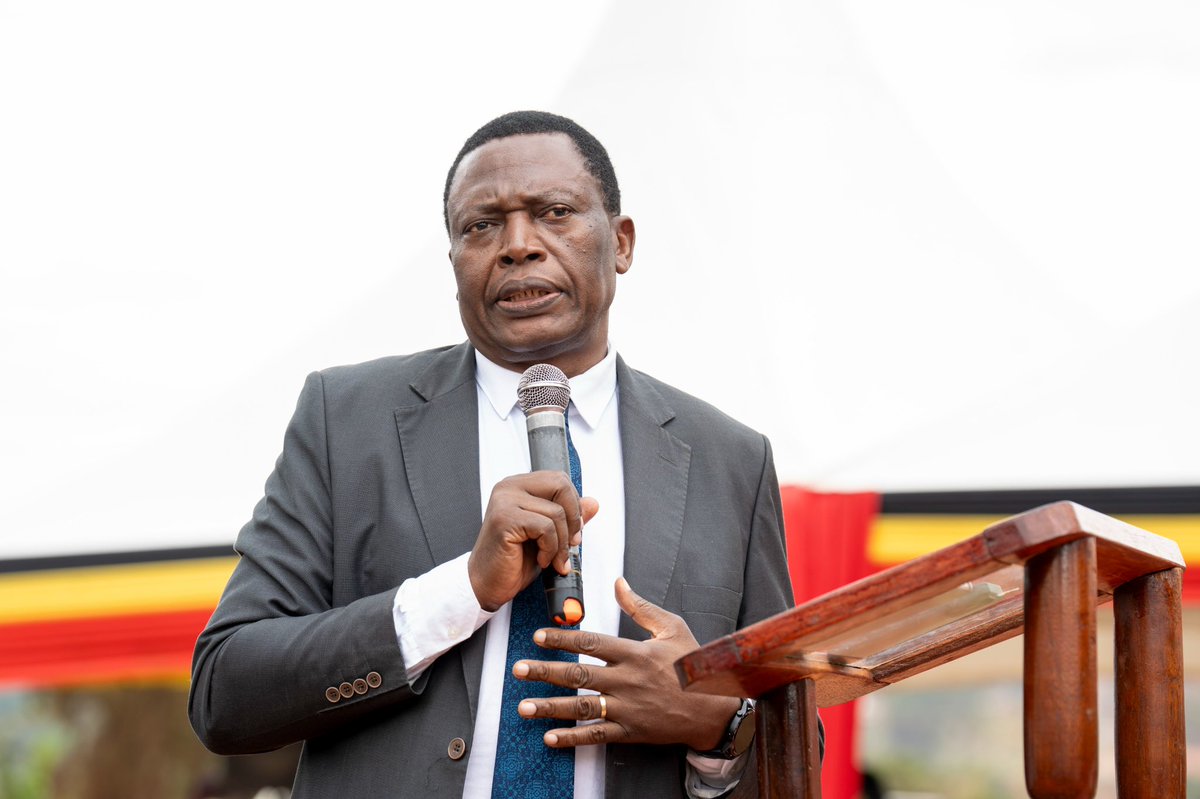 MinofHealthUG's tweet photo. Prof. @olaro_charles reminded the communities that the Ministry will be carrying out a national Measles Rubella vaccination exercise from 1-5 October 2026. 

He urged the CHEWs to ensure all children aged 9 months to 5 years are vaccinated against Measles - Rubella even if they have been vaccinated before. 

#MOHatWork | #MRCampaignUG26