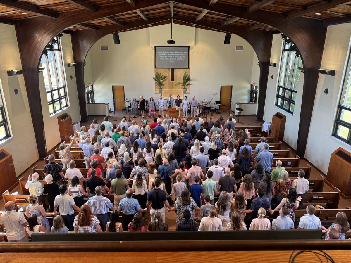 GFAnniston's tweet photo. Praise God, from whom all blessings flow;
Praise Him, all creatures here below;
Praise Him above, ye heavenly host;
Praise Father, Son, and Holy Ghost!
Amen.

The Doxology sung every Sunday after the benediction. https://t.co/ANCuyT2IvL