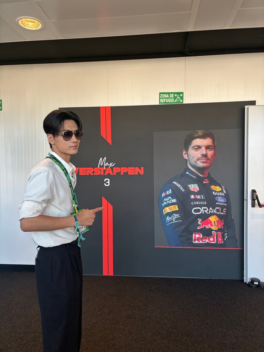 enhypenupdates's tweet photo. [INSTAGRAM] 260914

"🇪🇸❤️‍🔥🚦
@tagheuer #TAGHeuer #SpanishGP #JAY"

🔗: https://t.co/EhVSachdG9

(1/4)

@ENHYPEN_members @ENHYPEN #ENHYPEN #엔하이픈 #JayxTAGHeuer https://t.co/NXn3wbchMv