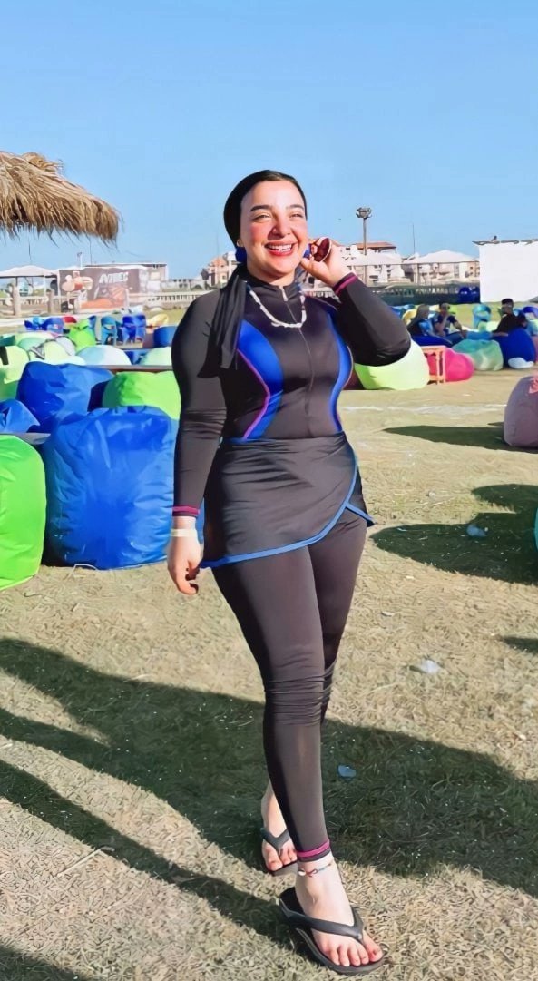 ptqlt's tweet photo. نصيحة مني لو مراتك بطاية 
لبسها البوركيني
وانتو بتشتروه اتأكد انه ضيق عشان يفصص جسمها
وسافروا لوحدكم عشان تبقوا براحتكم https://t.co/495tvW1EZC