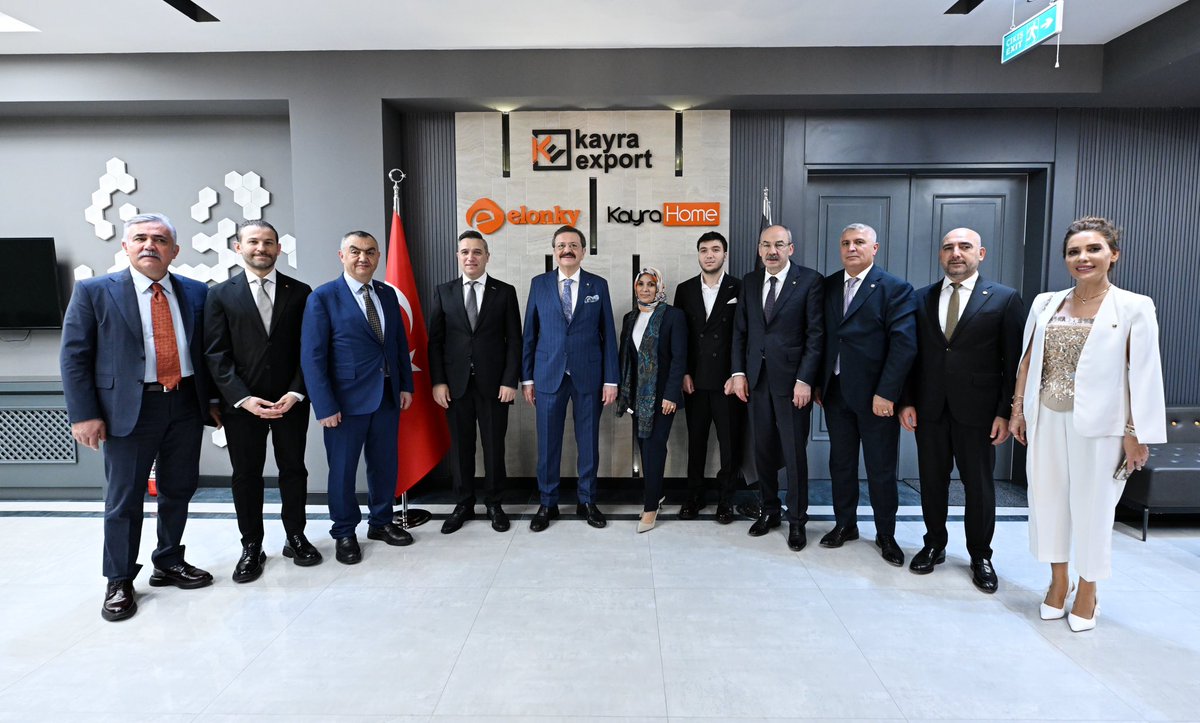 RHisarciklioglu's tweet photo. Kayseri Mimarsinan Organize Sanayi Bölgesi Yönetim Kurulu Başkanı Mehmet Arar ve Yönetim Kurulu Üyelerine hayırlı olsun ziyaretinde bulunduk. 

Yürütülen ve planlanan çalışmalar hakkında bilgi aldık. Yeni görevlerinde başarılar dilerim.

Mimarsinan OSB’de faaliyet gösteren Kayra Export firmasında incelemelerde bulunduk. 

Kayra Export Yönetim Kurulu Başkanı ve Elonky Global Pazaryeri Kurucusu Oktay Başpınar'ı ve ekibini e-ihracat konusundaki başarılı çalışmalarından dolayı kutluyorum. Kayra Export, 170 ülkeye ev tekstili ve ev dekorasyonu ürünleri ihraç ediyor.