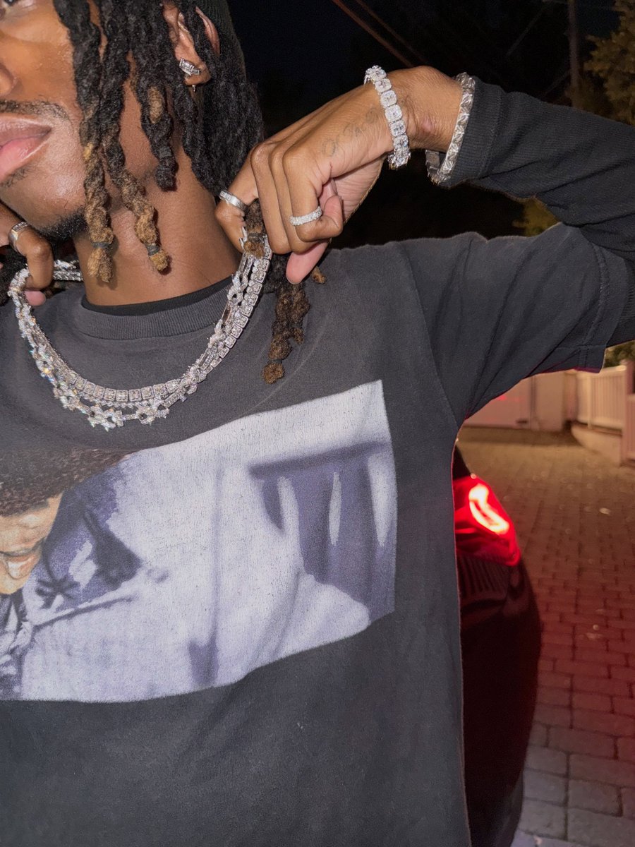 LeloArchive's tweet photo. Lelo via Instagram 📸

"Grave shift drops Tuesday 6pm est" https://t.co/M5GVjot1tF