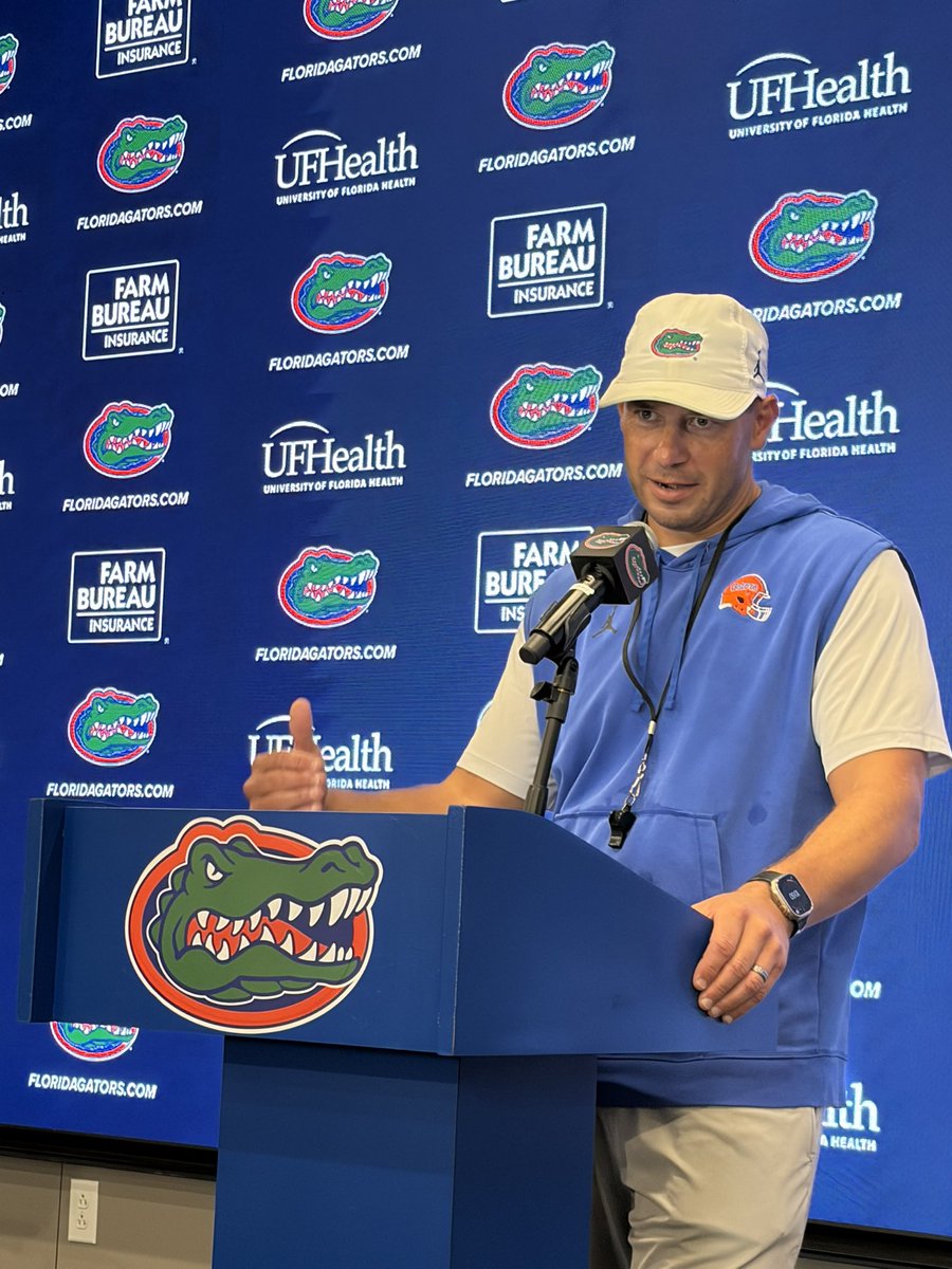 maxbernstein23's tweet photo. Jon Sumrall got asked if he likes playing on the road:

"I like playing football. On the road, in the parking lot. It doesn't matter."

@alligatorSports https://t.co/RVMDAUHx3y