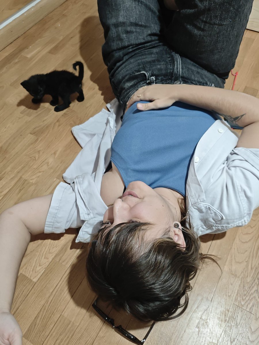 maginest_'s tweet photo. Primera foto quan creiem que seria una boleta diminuta tota la vida // última foto, just un any després, ja transformat en un dimoni gegant de més de 5kg https://t.co/95eWqYRVjD