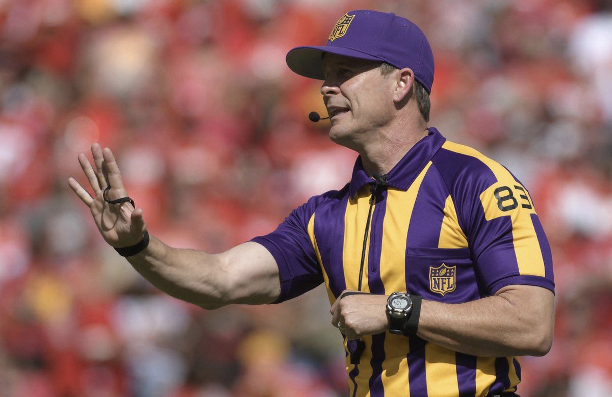 KraftGOAT's tweet photo. For the health of the league:

Shawn Hochuli needs to be fired. Immediately. It is a well known fact he has favorite organizations; those being the Eagles and the Vikings.

The Eagles are a perfect 7-0 and the Vikings are 6-1 under him. This is statistically IMPOSSIBLE. https://t.co/FUTvgekihE