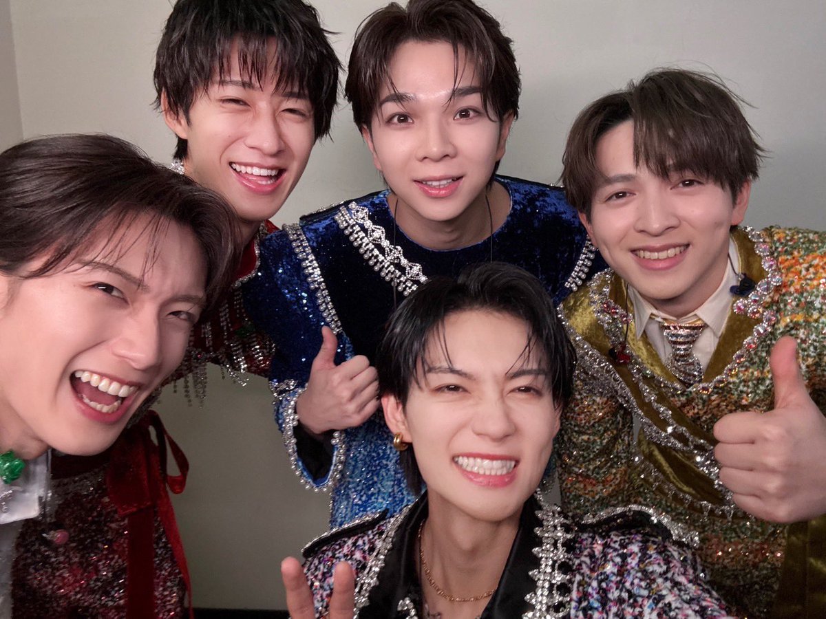 BhaniR46816's tweet photo. 初の紅白歌合戦、ありがとうございました！！！

11年前の俺よ。
大好きなメンバーと、スタッフさんと、み！るきーずと、
一個の夢叶えられたぞ！！ https://t.co/EczTKvczMD