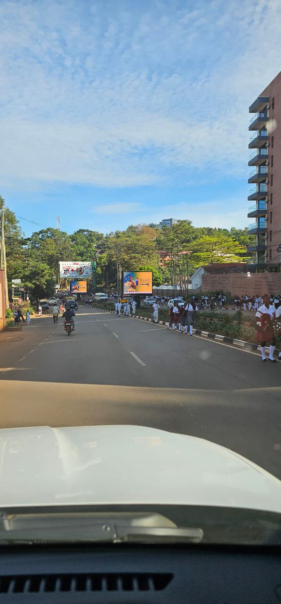 hotniqqha's tweet photo. Students of Kololo SSS might need their own E bus. These guys are always walking back home at 5pm 🤔

#ElectricExperience https://t.co/1qeKEBo6CH