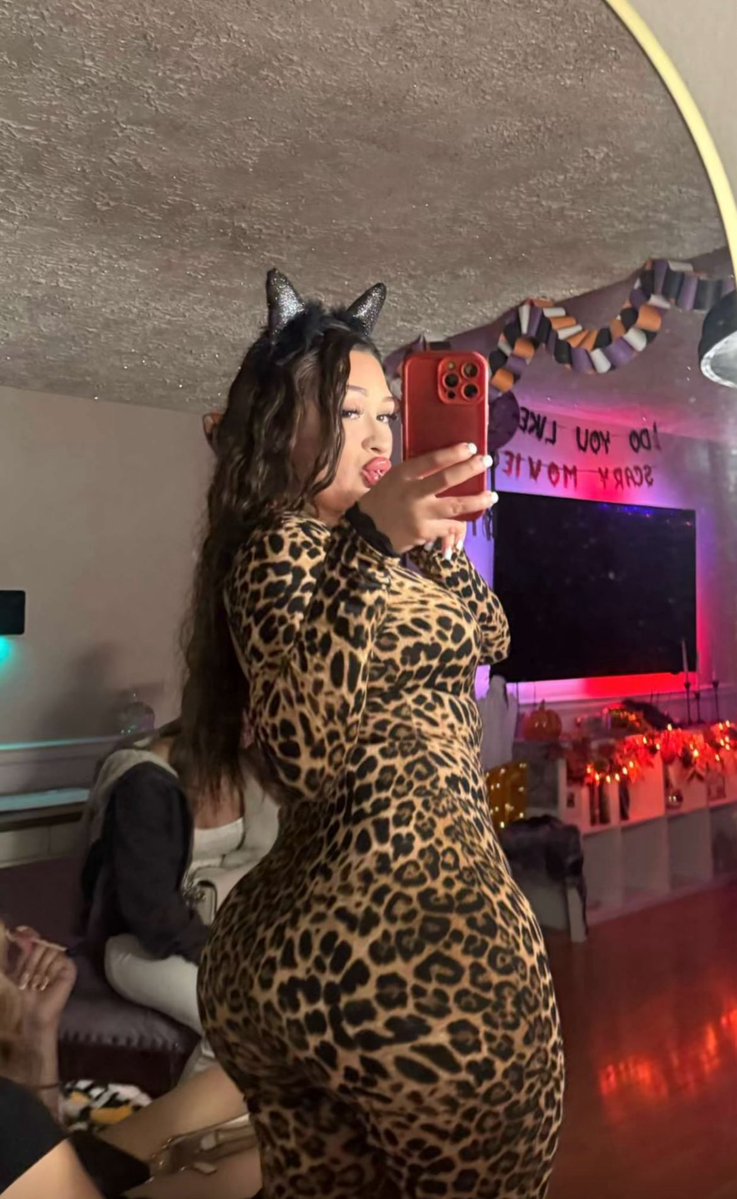 sambrizuelaa_'s tweet photo. i look thickk in cheetah print papiii??😋 https://t.co/JfUKKs55cV