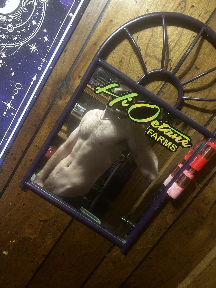 BrandonM20994's tweet photo. 🤫 https://t.co/SicdDfEZ1P