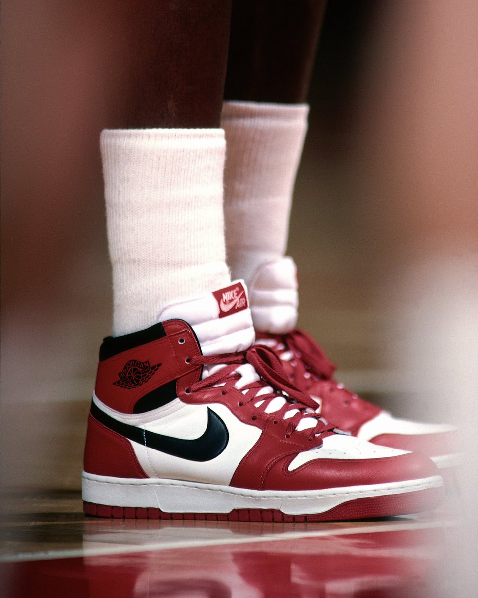 SLAMonline's tweet photo. Air takes many forms #MJMondays https://t.co/Upx2EGrSHv
