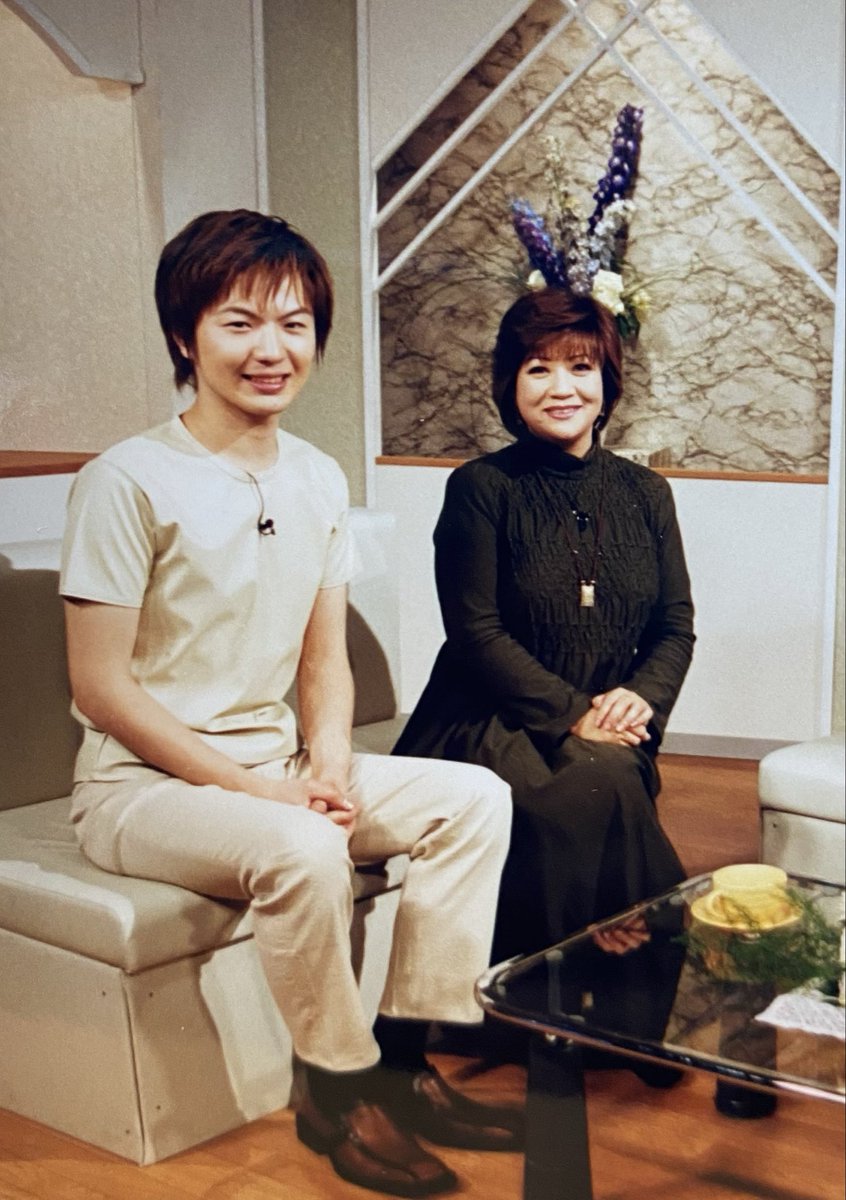 takeshima_staff's tweet photo. "花束"

今夜はひまわりの僕的花言葉

「永遠の憧れ」

松原のぶえ先輩
ひまわりみたい...
陽だまりみたい...
まだ現実を受け止められません。
番組の司会では長い間お世話に
なりました。
ありがとうございました。
#ひろネット #花便り https://t.co/TvLA6vE7iu