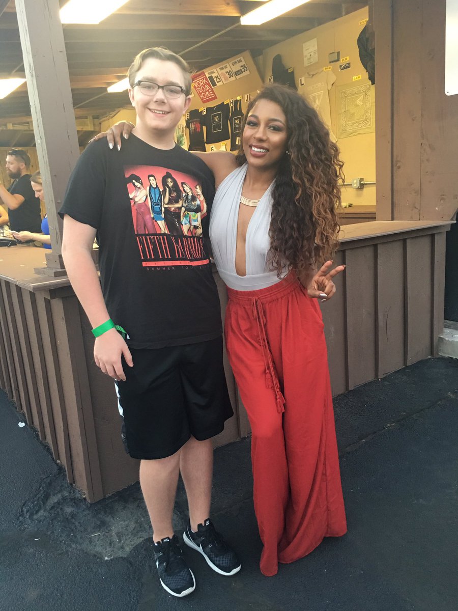 jakegarbar's tweet photo. I can’t wait to see you again after 3 years and meet you again after 10 years!!! counting down the days 🥹🤍 @VictoriaMonet https://t.co/IbiDi9inmM