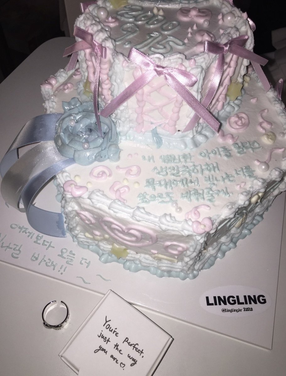 flxo9yb5's tweet photo. 내 영원한 아이돌 필릭스, 생일 축하해.
무대에서 빛나는 너를 앞으로도 비춰 줄게 .

 #행복으로_용복을_복복복
 #FelixVoiceOfAGeneration
 #HappyFelixDay
#Straykids #스트레이키즈 https://t.co/qtFccEHQT5