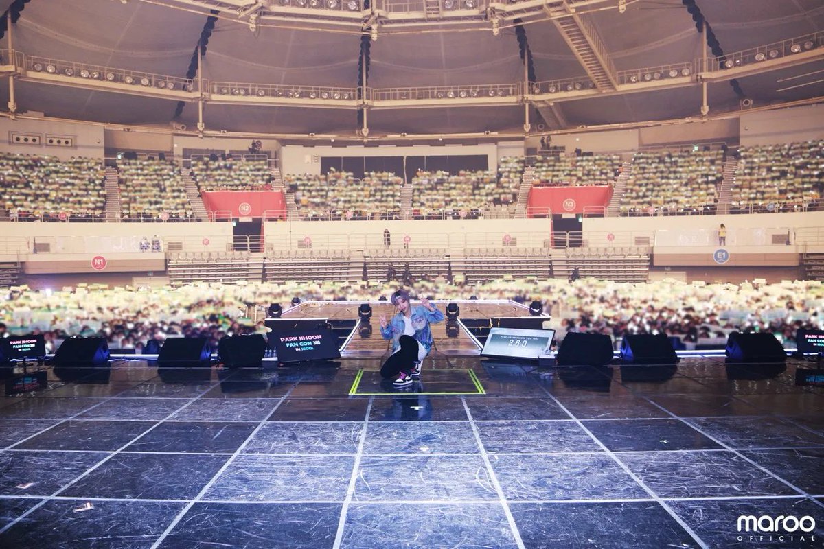 pannchoa's tweet photo. Park Jihoon's audience size in 2019 right after his Wanna One days VS 2026
https://t.co/F0JuU5iizd https://t.co/mZpXV17JL2