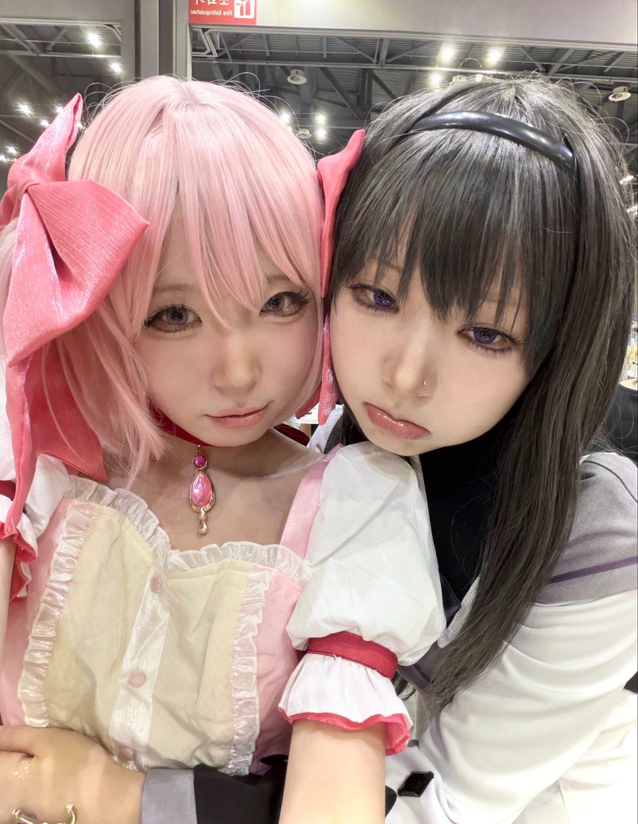 dulzzae_cos's tweet photo. #魔法少女まどかマギカ 
#cos #madokamagica 

 커플샷 … https://t.co/Riauy8DMsD