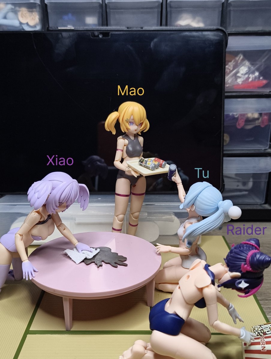 EdModelSa's tweet photo. Post-movie 📽️🍿🧹 (Part 1)
Alright, the movie's over, Let's clean up and put our stuff away
Picture 1) All: Ok...
P2) Xiao: Here, grab this
  Tu: I'll handle this part
P3) Mao: Careful
  Raider:I've got it 
P4)Thump! *Something got hit*
  Raider: I think I hit something
  Tu: Hey! (⁠ᗒ⁠ᗩ⁠ᗕ⁠)