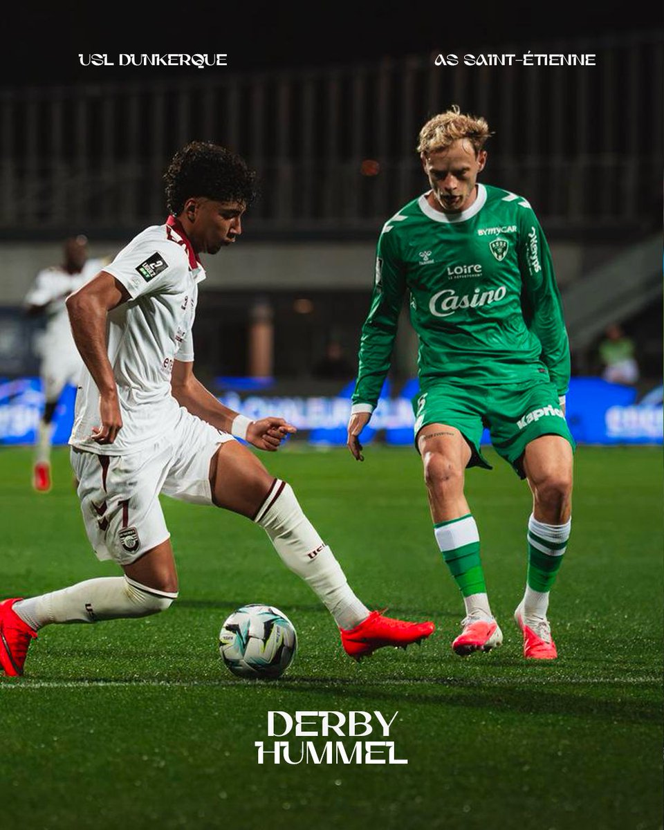 hummelFrance's tweet photo. Les Maritimes font tomber les Verts ! 💥 

Dans un #derbyhummel intense, l'@usldunkerque s'est imposé face aux leaders du championnat, l'@asseofficiel, avec la manière ! 🔵⚪️

Une couleur de maillot qui a brillé à Marcel Tribut 😉 

#hummel | #USLD | #ASSE | #USLDASSE https://t.co/sfQnzYnrRG