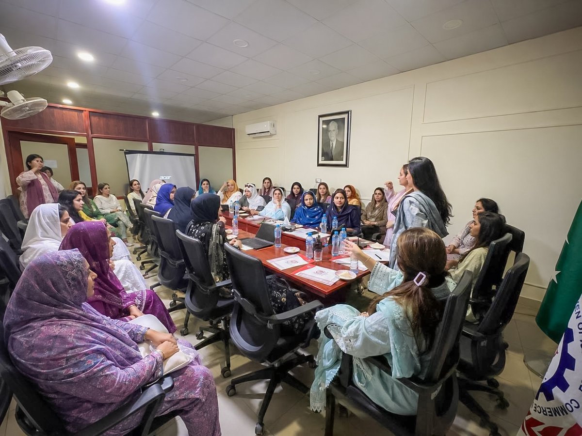 PakSingleWindow's tweet photo. #PSW conducted a #ChangeManagement session at @fwccifsd bringing together women entrepreneurs and business representatives to strengthen their understanding of digital trade facilitation and the tools available to support their trade journey. Azka Rehman provided an overview of the PSW ecosystem and its key functionalities, along with a detailed demonstration of the TradeVerse/Trade Information Portal of Pakistan (#TIPP). The engagement focused on helping participants access and navigate trade-related information more effectively through TIPP, while an interactive Q&A session addressed their queries and provided practical guidance on PSW services.