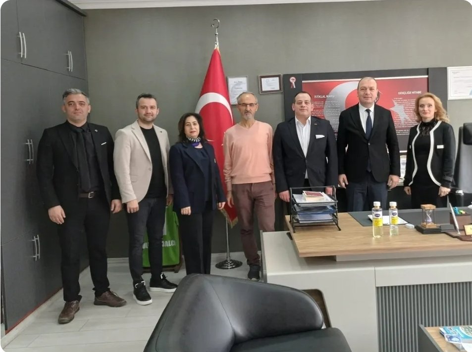 AkcaabatTurizm's tweet photo. 🌸 Yeni eğitim öğretim yılına güzel bir başlangıç…

2026-2027 eğitim öğretim yılının başlaması vesilesiyle okulumuz yönetimine göndermiş olduğu nazik çiçekle bizleri mutlu eden TÜRSAB Doğu Karadeniz BTK Başkanı ve TZX Travel Yönetim Kurulu Başkanı Sayın Mehmet Ali Tuna’ya teşekkür ederiz.

Eğitime ve gençlerimize verilen her türlü destek ve gösterilen bu güzel duyarlılık bizler için çok kıymetli. 🌺

Yeni eğitim öğretim yılının tüm öğrencilerimiz ve eğitim camiamız için başarılarla dolu olmasını diliyoruz.

@tcmeb @Yusuf__Tekin @TrabzonValilik @tahirshn_mia @TrabzonBelTr @ahmetmgenc @akcaabatbel @osman_ekim @Trabzon_MEM  @skaygusuz @hasan_uygun91 @AkcaabatIlceMEM  @ustundagyvz @volkanbalci7961