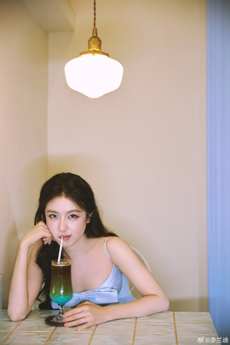 Iilandi's tweet photo. layout buat foto ini dong #bealanja #zonauang https://t.co/IJyrt2yDAL