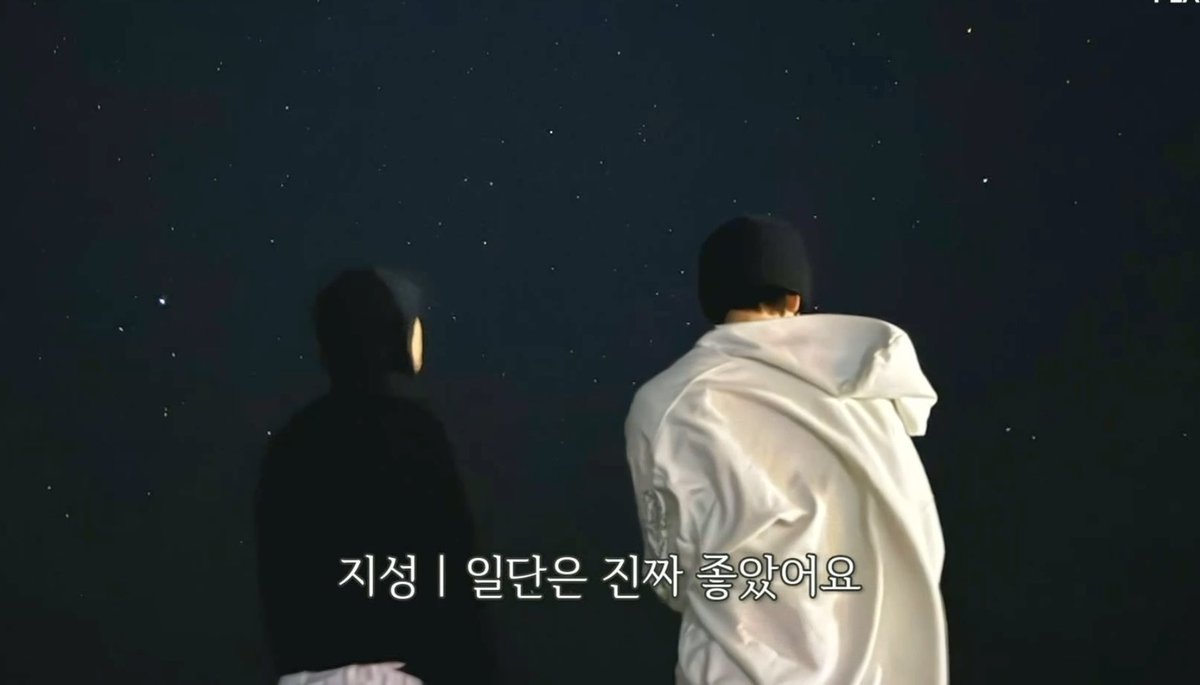 205bestie's tweet photo. johnny and jisung stargazing pic 🥹 https://t.co/i3ZSWHe3Kk