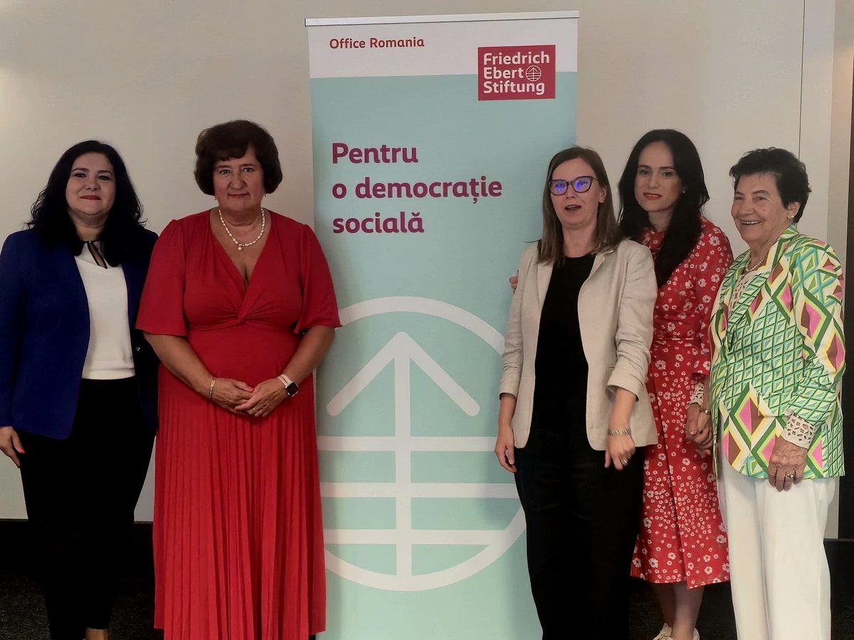 zgurmai_EN's tweet photo. Always good to talk with people working in local government, where politics means solving everyday problems and serving people. I spoke to local government leaders and experts about women’s political participation. Thank you, @FESonline Romania! 🌹 https://t.co/W2WsH9mLF7