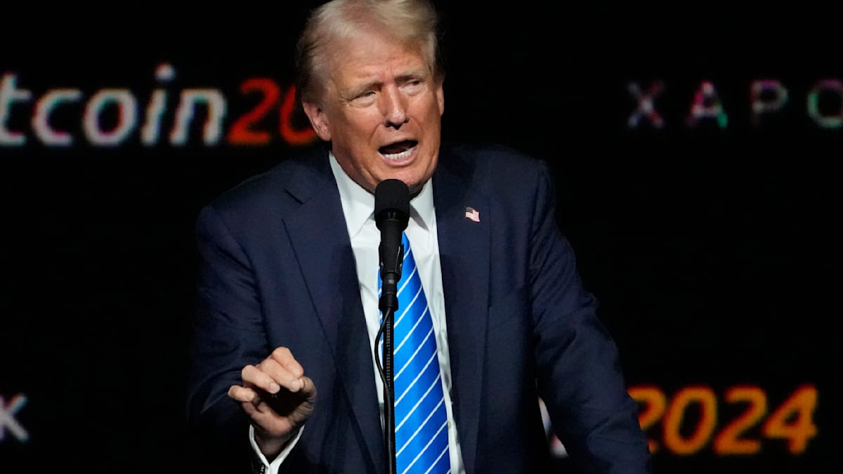 welt's tweet photo. Trump sieht nach Warnungen der Tech-Bosse „kranke Verschwörung“ gegen KI – Börsenkurse bröckeln https://t.co/RCyEJMbXze https://t.co/rSZsycfuG9