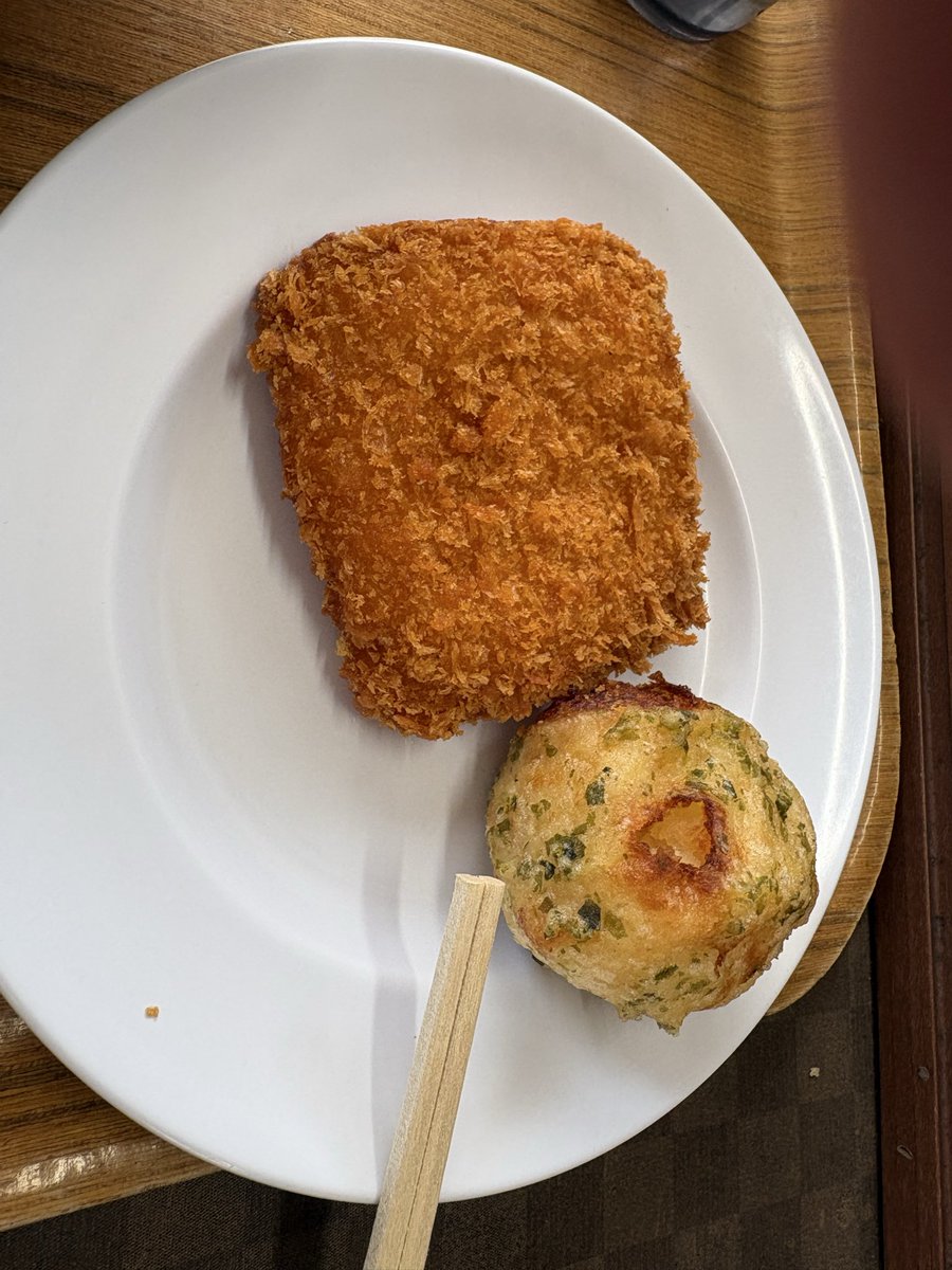 bonklars's tweet photo. 本日の

インスタに載ってた、とある有名店のポテサラハムカツに惹かれて
ハムうっすいじゃねえか！！💢
ジャガイモは安定🥔

最近スタバでオーツミルクラテばっかり飲んでるので自分家でも飲めるようにイズミで試しに買ってきた
左のをネット通販しようかな https://t.co/tUqa48fQU9
