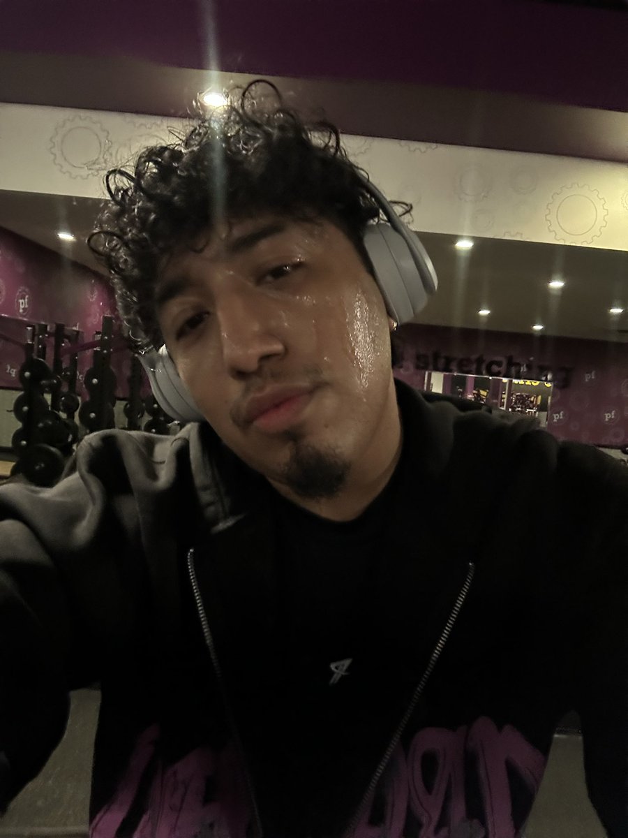 kingangeltho's tweet photo. All sweaty n shi https://t.co/lr2tv12n0k