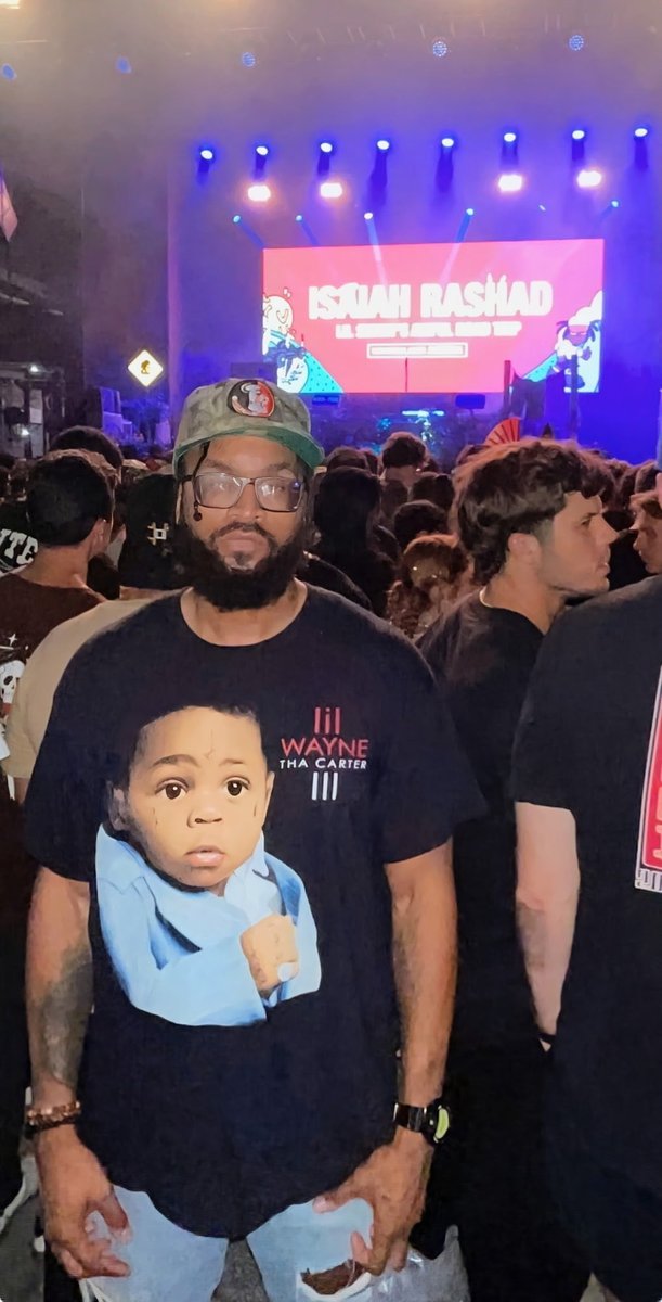 TaReefKnockOut's tweet photo. Mama knew I was ‘bout it, way before venue was crowded. 

Big ups to @isaiahrashad coming thru St. Pete last night. It’s Been Awful Tour was one of them ones. ☀️ #TopDawg https://t.co/9C7stUaA89