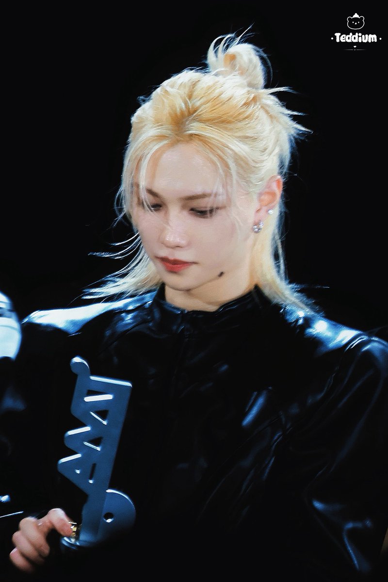 Teddium0915's tweet photo. 💛🖤

FELIX THE GRAND PRESENCE
#FelixVoiceOfAGeneration
#행복으로_용복을_복복복
#HappyFelixDay

#Felix #필릭스 
#StrayKids #스트레이키즈 https://t.co/BzBwix0yQl