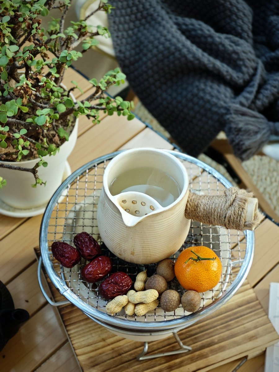CarlynZwilppqd's tweet photo. Cozy Sunday at home: baking my favorite cookies, wrapped in a fuzzy blanket, with a mug of warm tea by the window , https://t.co/IDxOD2XuIt