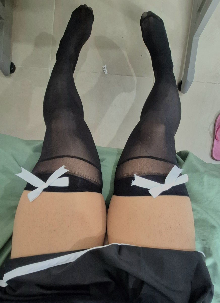 ErynFluff's tweet photo. the skirt went up and now he's trying to say hi ;3

#femboy #sissy #thighhighs #bulge #nsfw https://t.co/Gb3Z5cOYb7