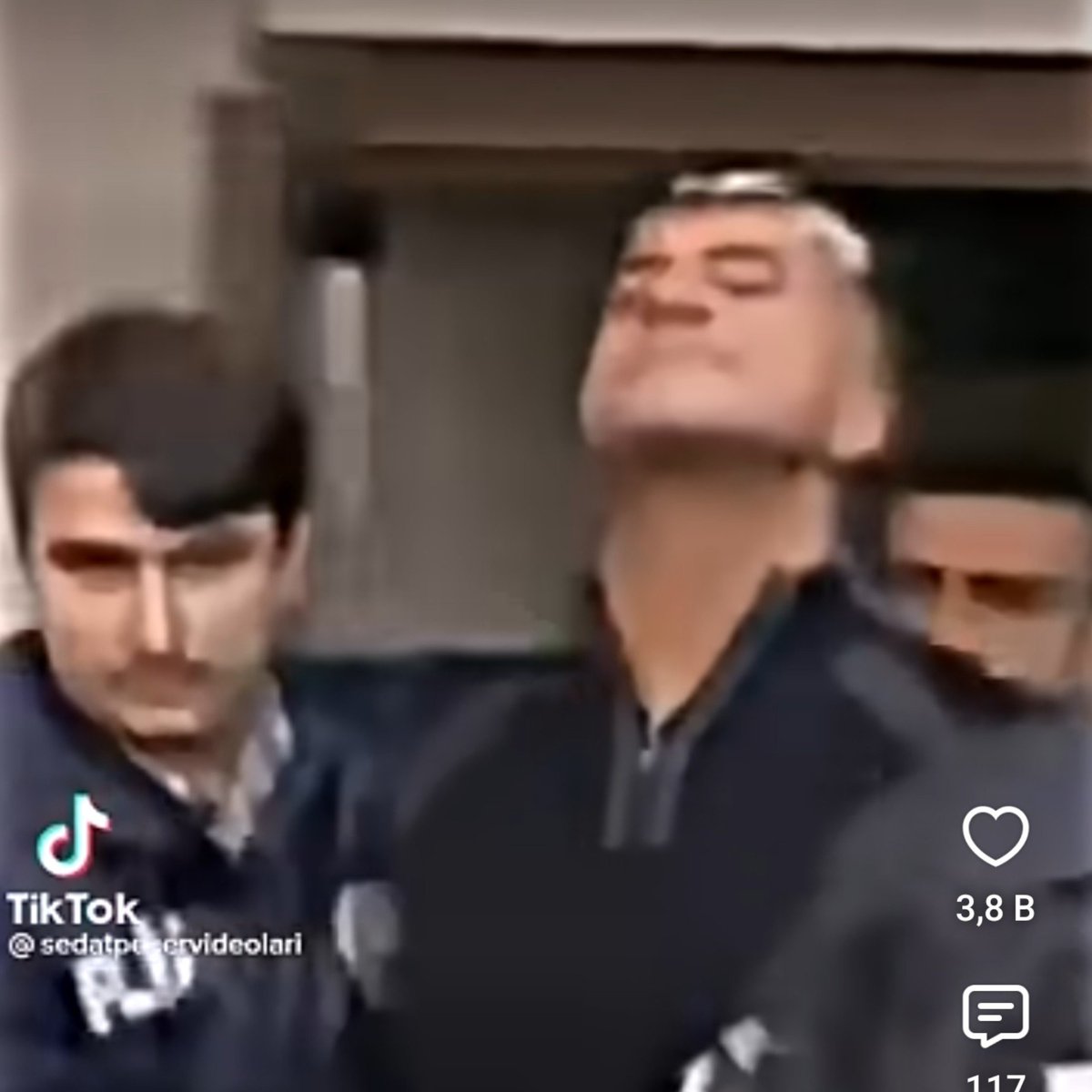 Dex_8613's tweet photo. 9 kere gözaltına alınıp 3 kere tutuklanmasına rağmen Distaste hocaefendinin asla başı eğik bir videosu medyaya servis edilemeyecek. Bu kuyruk acısı bin yıl yeter. https://t.co/UNxgsSMIiQ