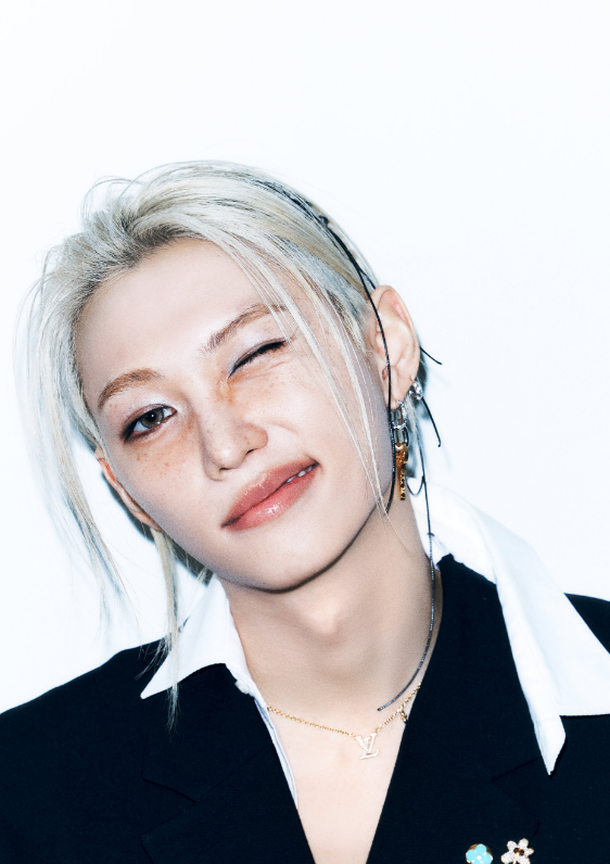 kchartsmaster's tweet photo. Happy 26th birthday to FELIX of Stray Kids! https://t.co/aoxOYL4ix3