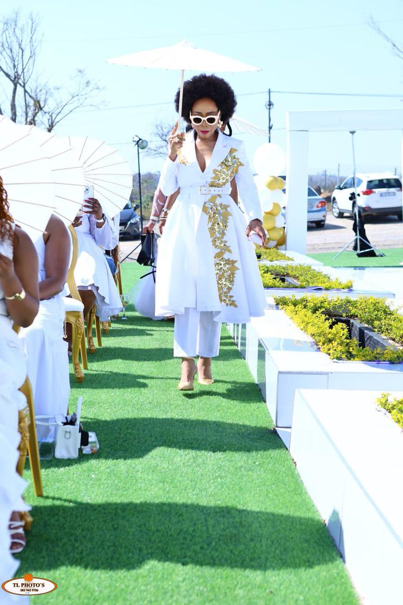FabAcademic's tweet photo. Here are three lessons everyone should learn in life:
1. If you create something special, then you must be ready for some people to say negative things.
2. Your health and happiness are more important than your job.
3. Things might not always go as you plan, so be ready to change.
#MotivationalMonday