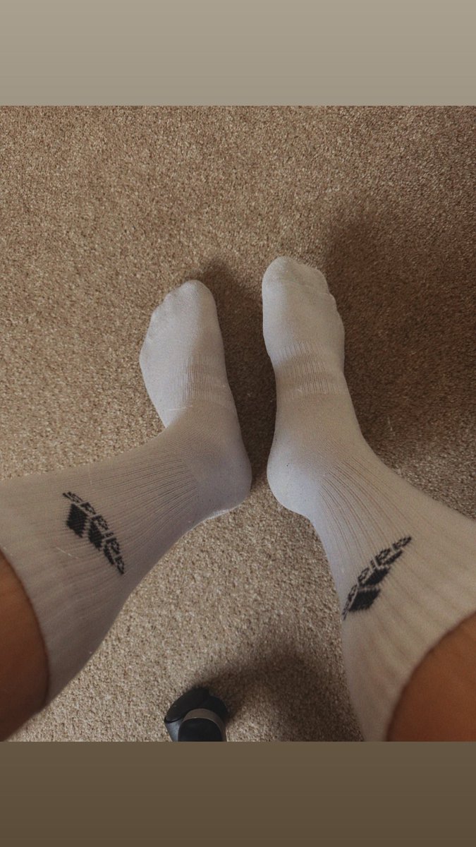 CASHMASTER967's tweet photo. Anyone into white socks? https://t.co/HHCUPWdTaW