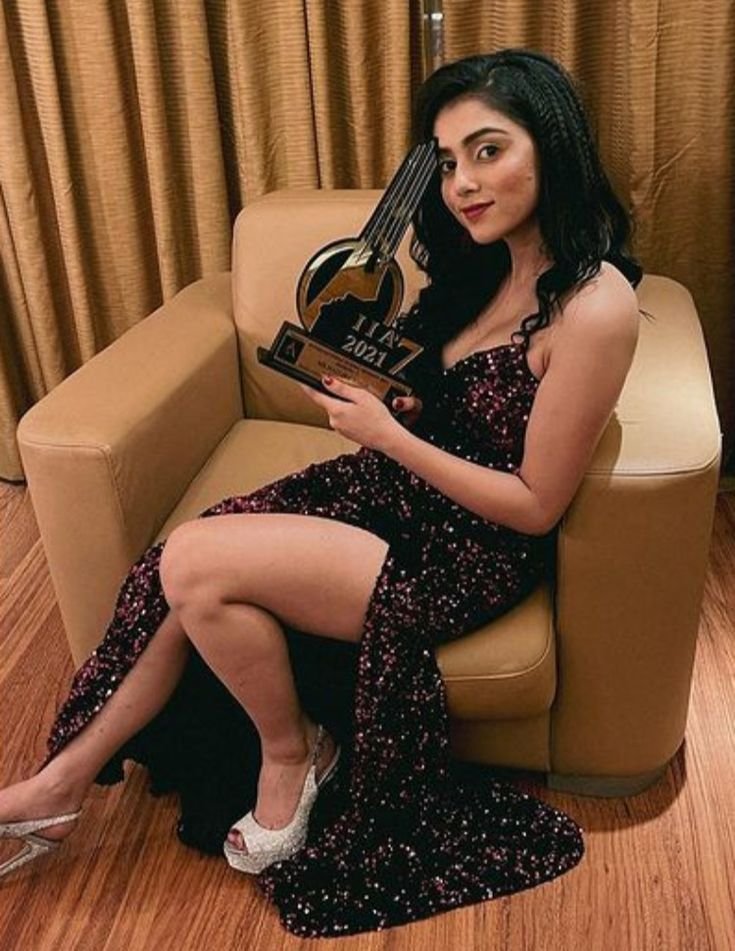 sumimedicos's tweet photo. Dil se Dil connection 

THE WORLD SHINES FOR MALLIKA 
#Mallikas26thBirthday https://t.co/40TdXItTIw