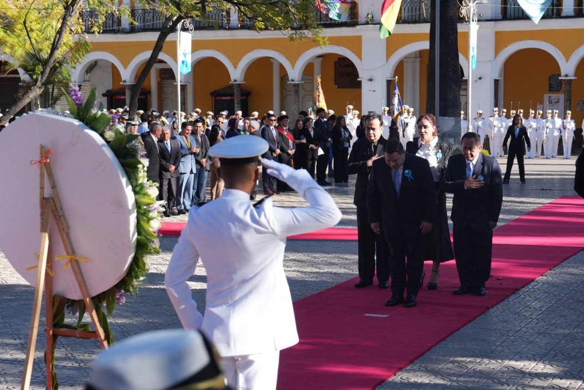 FGE_Bolivia's tweet photo. 📍 FISCAL GENERAL DEL ESTADO RINDE HOMENAJE A COCHABAMBA POR LOS 216 AÑOS DE SU GESTA LIBERTARIA

https://t.co/YPFYutF7zq

#EcosistemaROMA
#MinisterioPúblicoBolivia
#RogerMariacaFiscalGeneral https://t.co/evxcnwgsyw