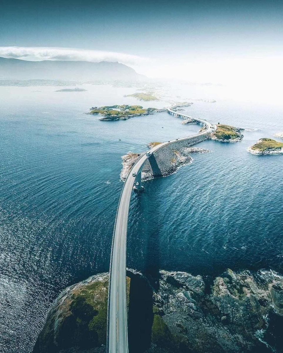 world_tourists_'s tweet photo. Atlantic Ocean Road, Norway 🇳🇴 https://t.co/9Jte76hlFF