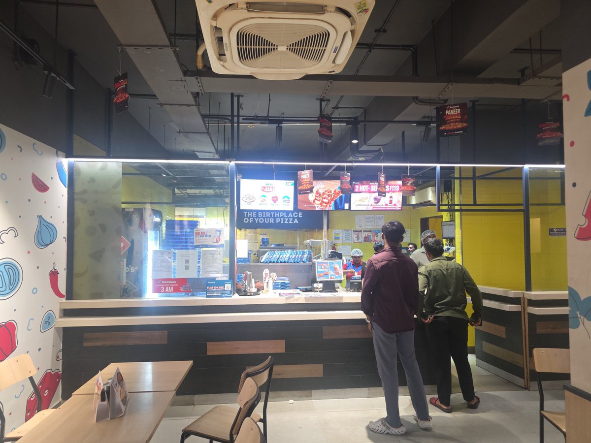 Sridatta56's tweet photo. @dominos_india This is the 4th time this month the Guntur outlet has taken my order (#200) and failed to deliver, citing 'out of stock.' The store phone number given by support doesn't work. If they can't fulfill orders, they shouldn't be accepting new ones. Need accountability. https://t.co/wOpklfBG7m