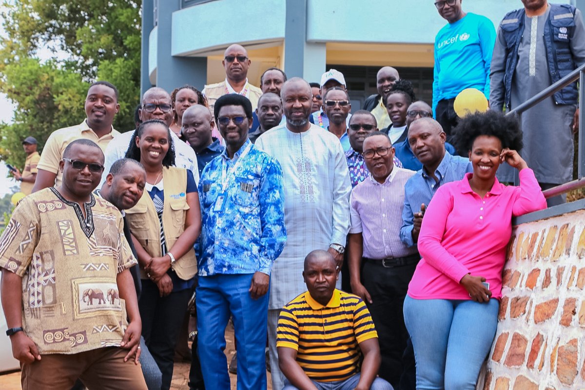 WhoBurundi's tweet photo. L’OMS et ses partenaires appuient le @BurundiGov dans l’organisation d’un atelier consacré à la relecture, la consolidation, l’harmonisation et la finalisation des textes juridiques et réglementaires pour la mise en place de la Plateforme nationale #UneSeuleSanté au Burundi. https://t.co/flcZM55B0M